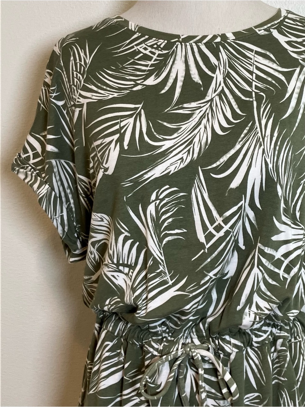 Hilary Radley | Olive & White Palm-Print Dress